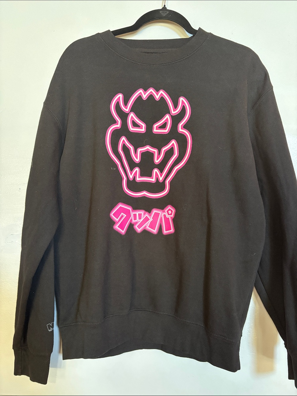 Super Nintendo World Bowser Neon Pink Crewneck Sweatshirt Black M